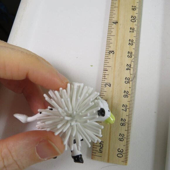 Easter Egg Filler: Porcupine Animal Balls (12) - Picture 2 of 8